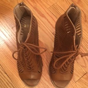 about 4-5 inch great with jeans!!!